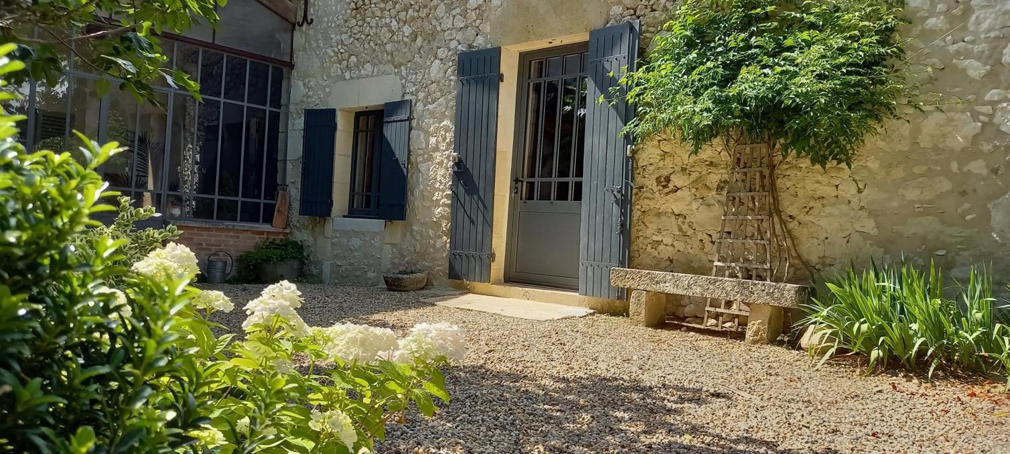 Hotel Entre-Vignes-Et-Bastides Montcaret Exterior foto